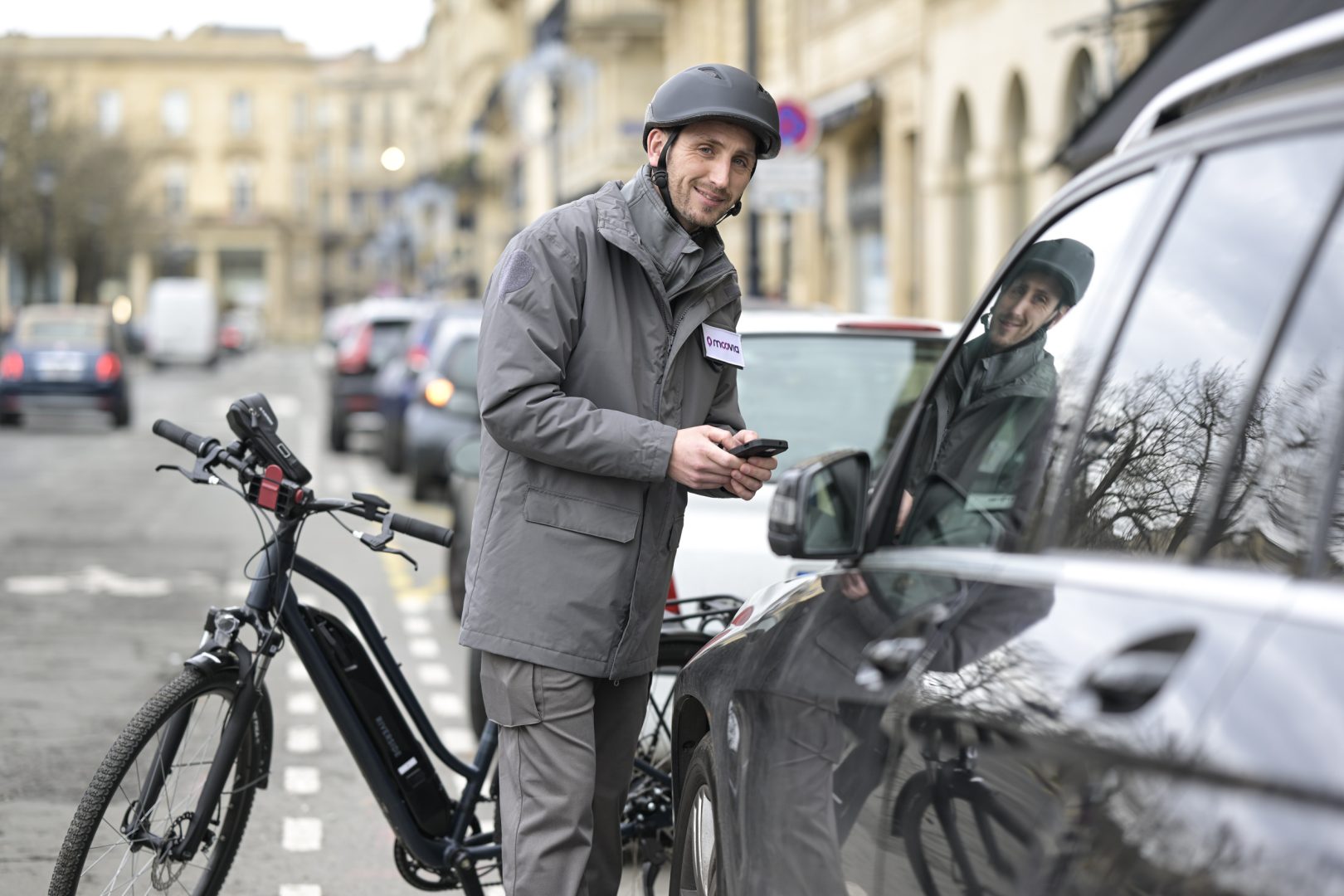Contrôle du stationnement payant sur voirie à Bordeaux - Agent à vélo